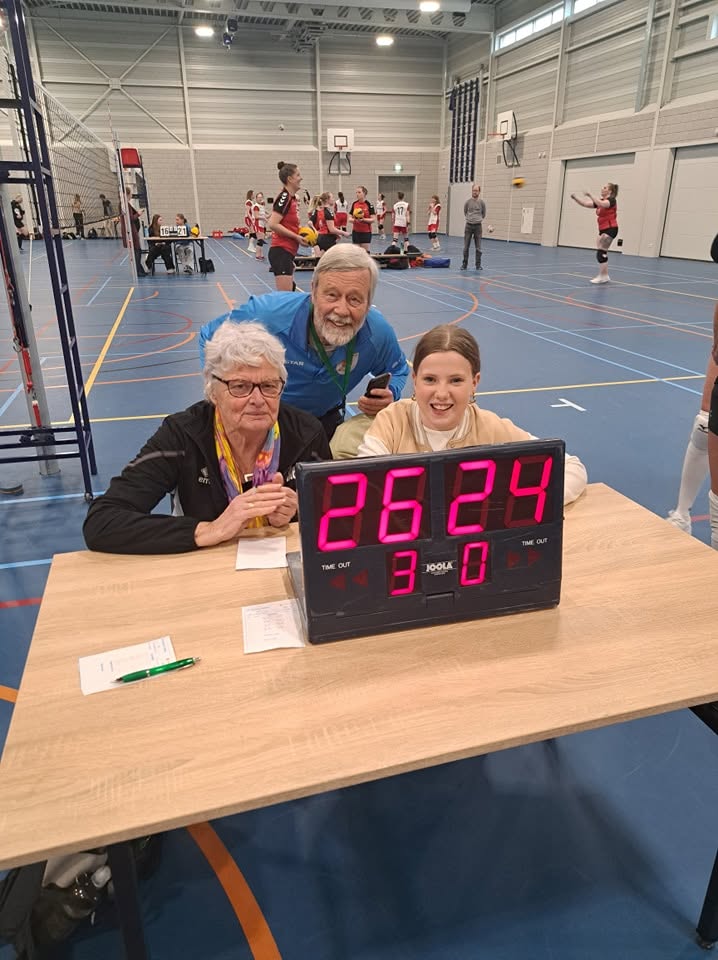 Team in actie tijdens de eilandcompetitie